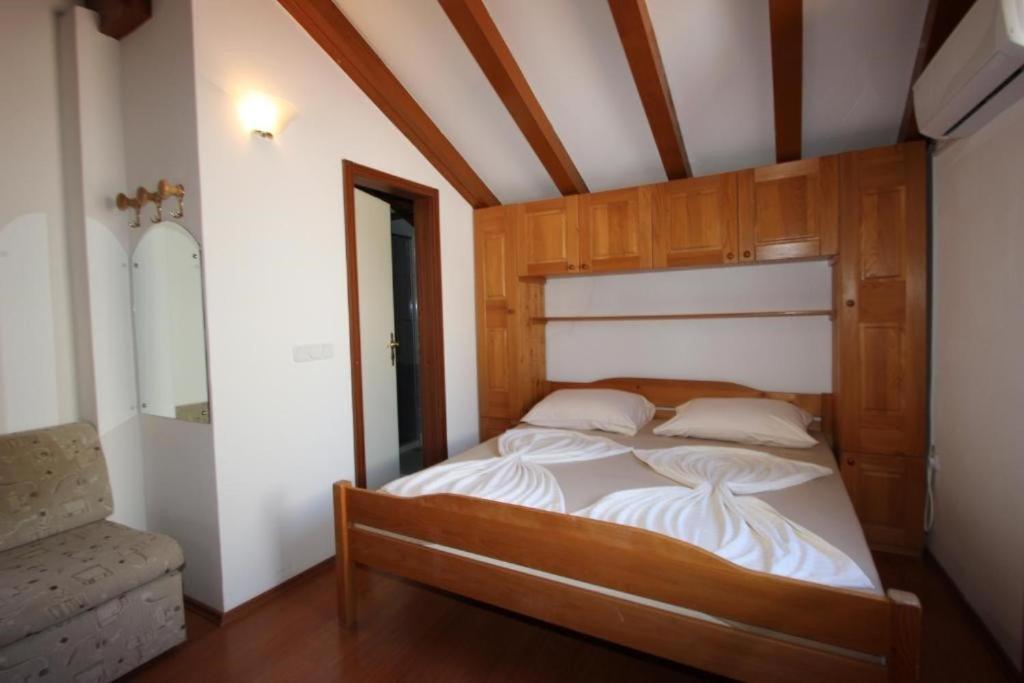 Lovely Studio Apartments Mali Raj ヴルサル エクステリア 写真